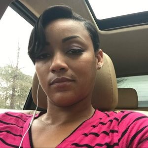 Meet your Posher, Courtney